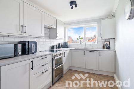 2 bedroom Flat for sale in Gadesden Road, West Ewell, Epsom, KT19