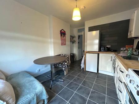 2 bedroom Flat to let in Pinhoe Road, Exeter, EX4
