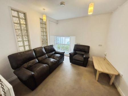 1 bedroom Flat to let in Fore Street, Central, Exeter, EX4