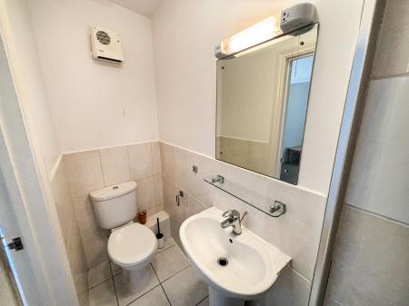 1 bedroom Flat to let in Fore Street, Central, Exeter, EX4