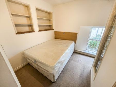 1 bedroom Flat to let in Fore Street, Central, Exeter, EX4