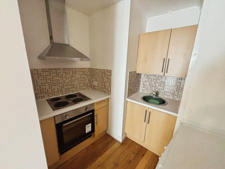 1 bedroom Flat to let in Fore Street, Central, Exeter, EX4