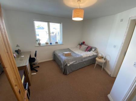2 bedroom Flat to let in Richmond Court, Exeter, EX4