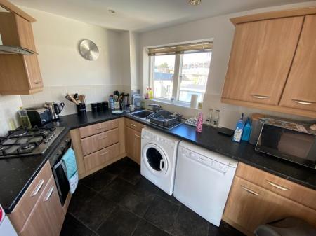 2 bedroom Flat to let in Richmond Court, Exeter, EX4