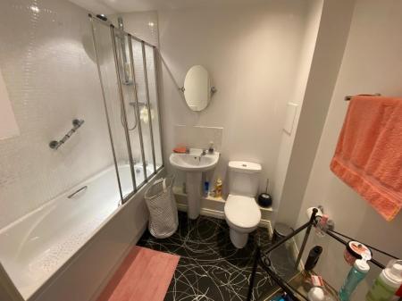 2 bedroom Flat to let in Richmond Court, Exeter, EX4