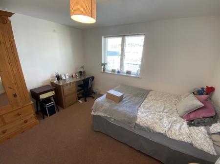 2 bedroom Flat to let in Richmond Court, Exeter, EX4