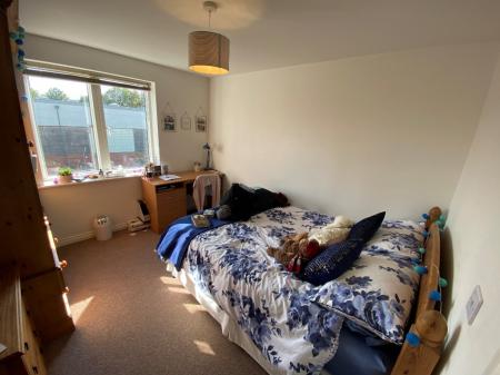 2 bedroom Flat to let in Richmond Court, Exeter, EX4