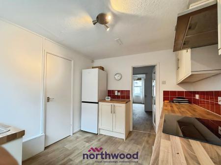 2 bedroom Terraced House to let in Roberts Road, St Leonards, Exeter, EX2