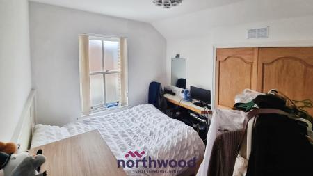 1 bedroom Flat to let in Fore Street, Central, Exeter, EX4