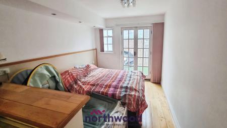 2 bedroom Flat to let in New Bridge Street, Central, Exeter, EX4