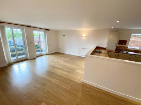 2 bedroom Flat to let in St Davids Hill, St Davids, Exeter, EX4