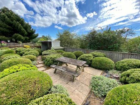 2 bedroom Flat to let in St Davids Hill, St Davids, Exeter, EX4