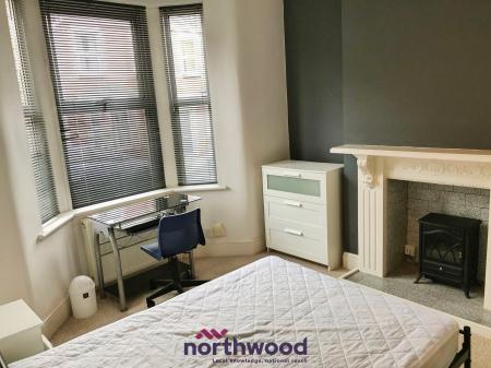 4 bedroom Terraced House to let in Baker Street, Heavitree, Exeter, EX2