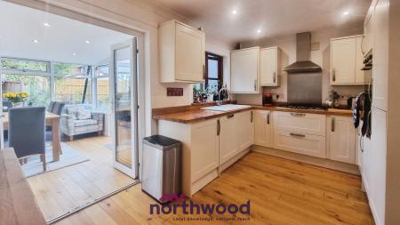 3 bedroom Detached house to let in Slanns Meadow, Newton Abbot, TQ12