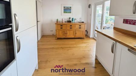 3 bedroom Detached house to let in Slanns Meadow, Newton Abbot, TQ12