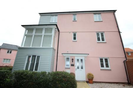 4 bedroom Semi-detached house to let in Meadow Lane, Cranbrook, EX5