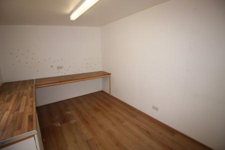 4 bedroom Semi-detached house to let in Meadow Lane, Cranbrook, EX5