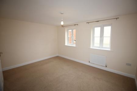 4 bedroom Semi-detached house to let in Meadow Lane, Cranbrook, EX5