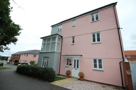 4 bedroom Semi-detached house to let in Meadow Lane, Cranbrook, EX5