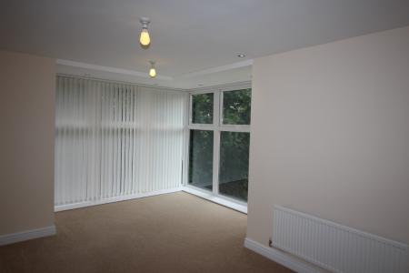 4 bedroom Semi-detached house to let in Meadow Lane, Cranbrook, EX5