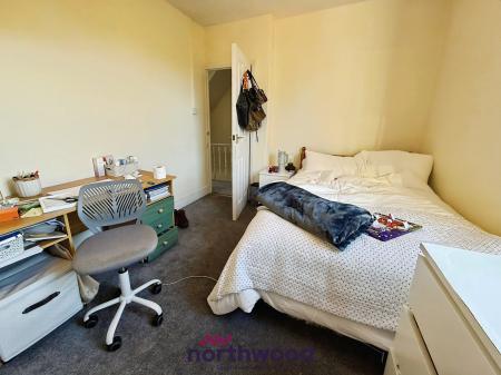 4 bedroom Terraced House to let in Danes Road, Central, Exeter, EX4