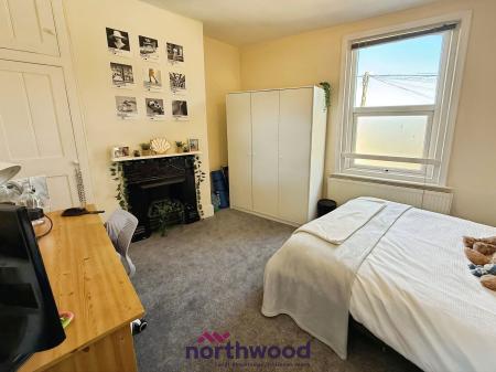 4 bedroom Terraced House to let in Danes Road, Central, Exeter, EX4