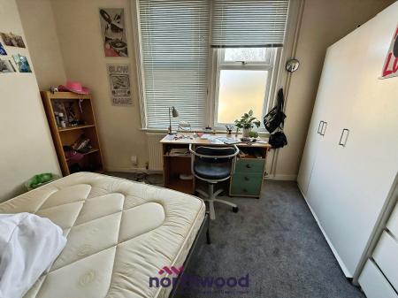 4 bedroom Terraced House to let in Danes Road, Central, Exeter, EX4