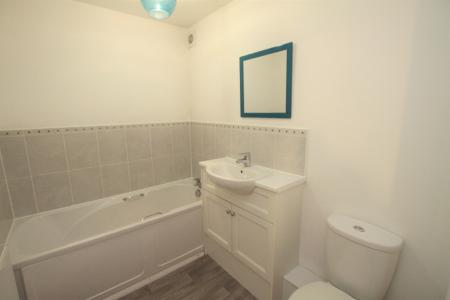 2 bedroom Apartment for sale in James Short Park, Falkirk, FK1