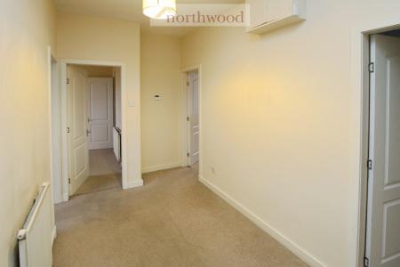 3 bedroom Flat for sale in Dundarroch Street, Larbert, FK5