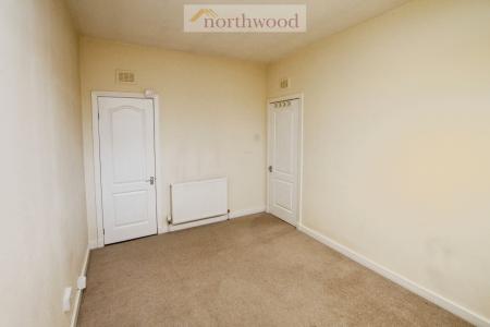 3 bedroom Flat for sale in Dundarroch Street, Larbert, FK5