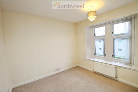 3 bedroom Flat for sale in Dundarroch Street, Larbert, FK5
