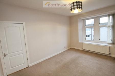 3 bedroom Flat for sale in Dundarroch Street, Larbert, FK5