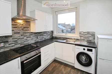 3 bedroom Flat for sale in Dundarroch Street, Larbert, FK5