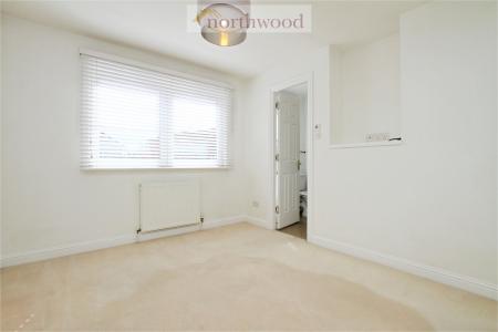 3 bedroom Detached house for sale in Kennedy Way, Airth, FK2