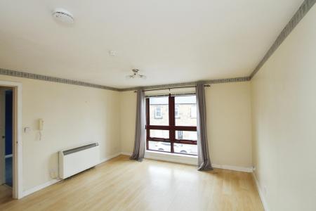 2 bedroom Flat for sale in Woodside Court, Falkirk, FK1