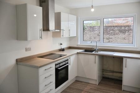 2 bedroom End of terrace house for sale in Annan Court, Falkirk, FK1