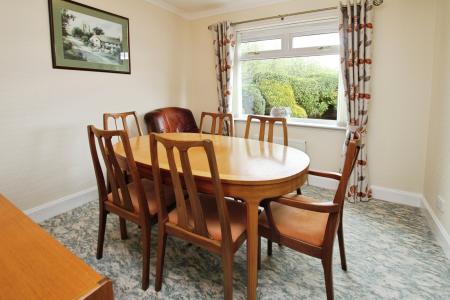 3 bedroom Bungalow for sale in Reilly Gardens, Bonnybridge, Stirlingshire, FK4