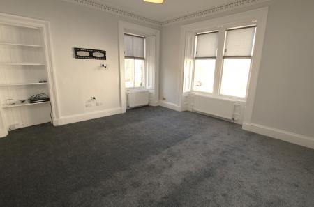2 bedroom Flat to let in Main Street, Stenhousemuir, FK5