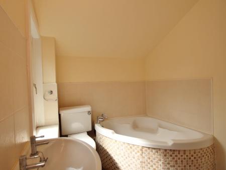 1 bedroom Flat to let in Thornhill Road, Falkirk, FK2