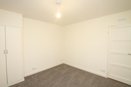 3 bedroom Ground floor flat to let in Stalker Avenue, Tillicoultry, FK13