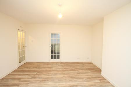 3 bedroom Ground floor flat to let in Stalker Avenue, Tillicoultry, FK13