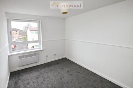 2 bedroom Flat for sale in Abbotsford Drive, Grangemouth, Falkirk, FK3