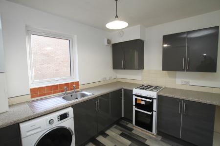 3 bedroom Semi-detached house to let in Epworth Gardens, Reddingmuirhead, Falkirk, FK2