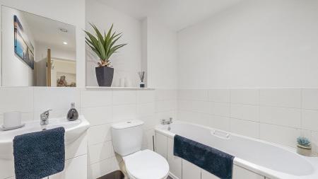 2 bedroom Flat for sale in River Heights