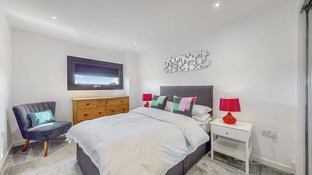 2 bedroom Flat for sale in River Heights