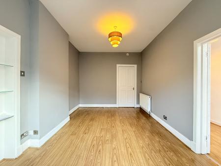2 bedroom Flat to let in Tollcross Road