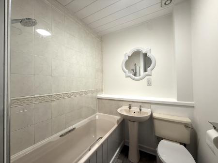 2 bedroom Flat to let in Thistle Terrace, New Gorbals