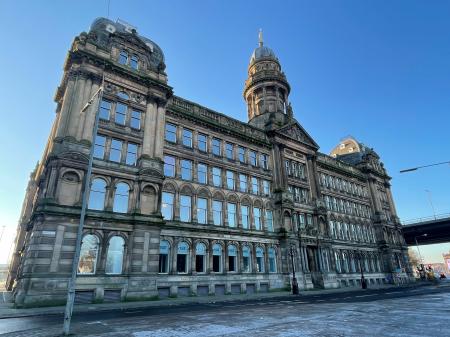 3 bedroom Flat to let in Morrison Street, Tradeston