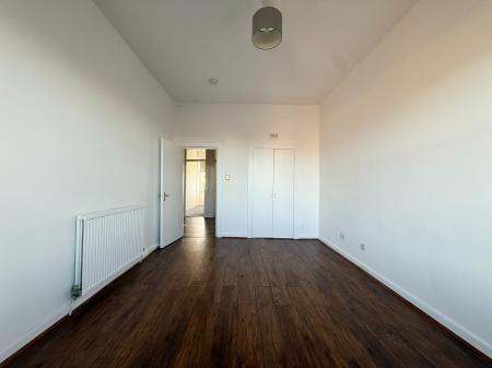 3 bedroom Flat to let in Shaftesbury Street, Clydebank