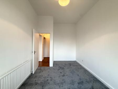 3 bedroom Flat to let in Shaftesbury Street, Clydebank